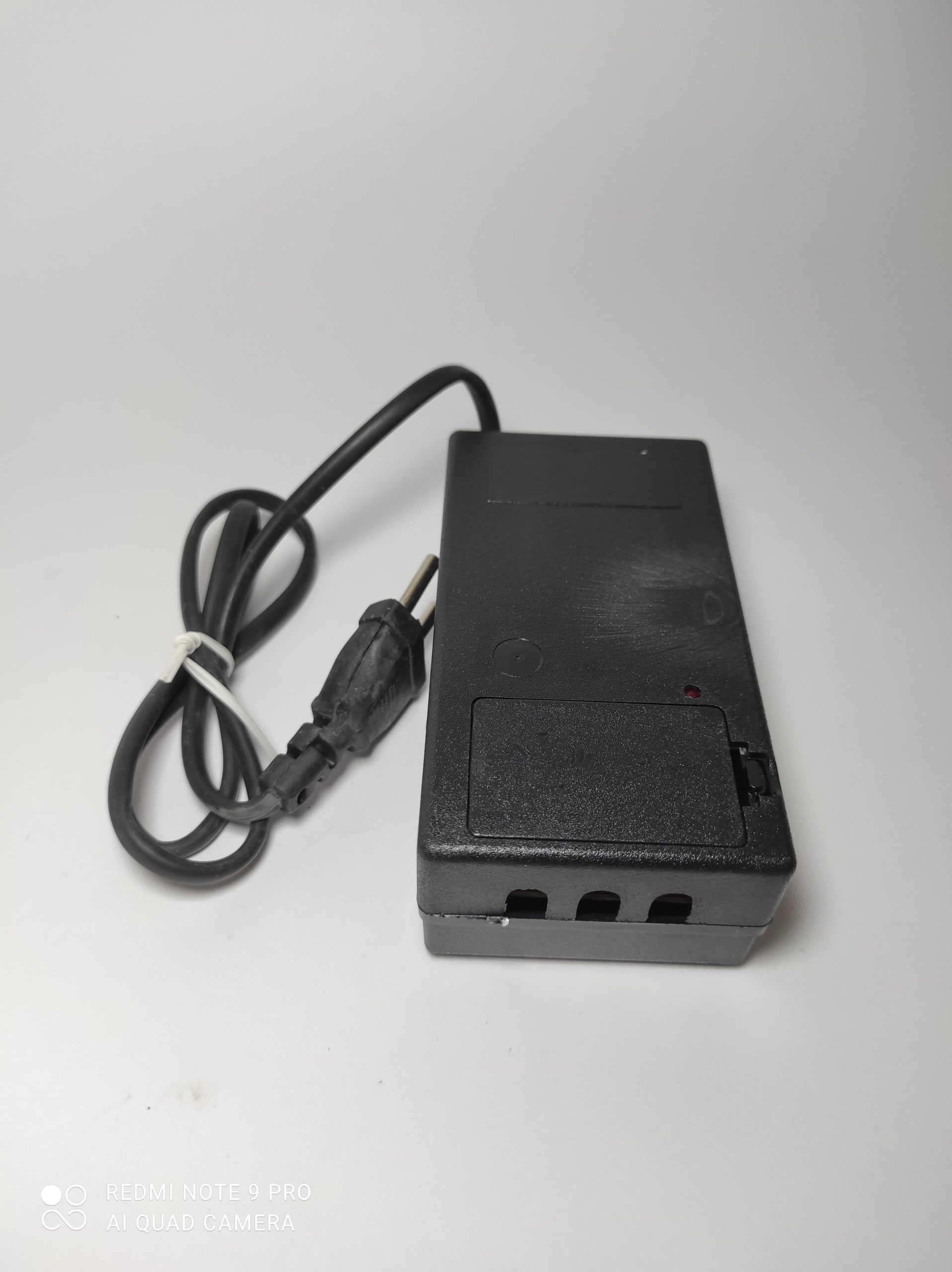 منبع تغذیه آنتن ثابت رسام منبع تغذیه آنتن ثابت رسام