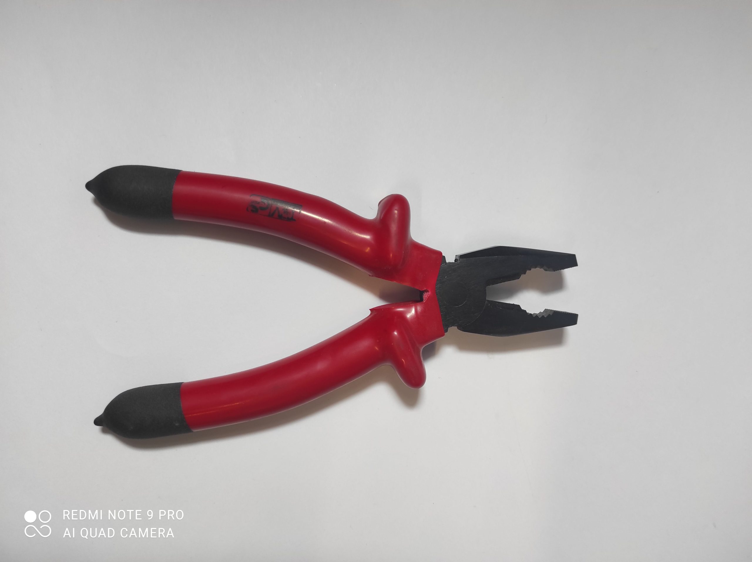 IMG_۲۰۲۴۰۷۲۱_۱۲۴۲۳۴ انبردست اپوکسی فشار قوی