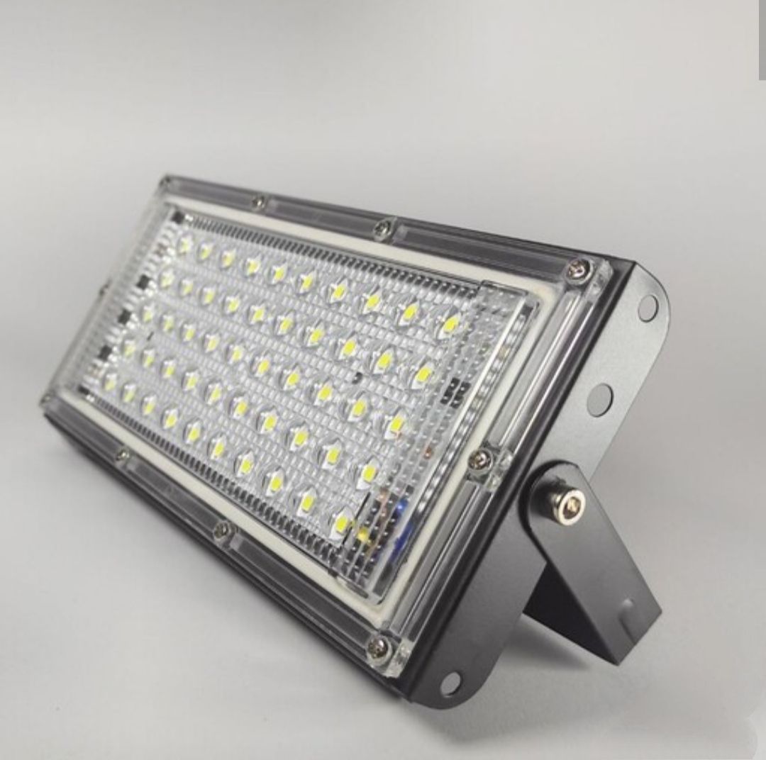 پرژکتور بیلبوردی 50وات 220ولت پرژکتور بیلبوردی 50وات 220ولت